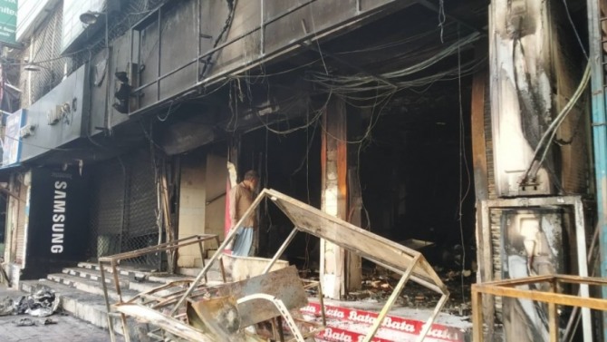 화재로 불에 타버린 방글라데시 삼성쇼룸. 