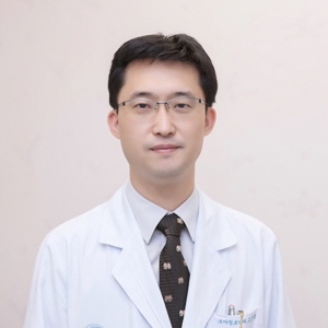 제18회 보령의사수필문학상 대상 수상자, 서울아산병원 소아청소년과 고경남 교수. 사진=보령제약.