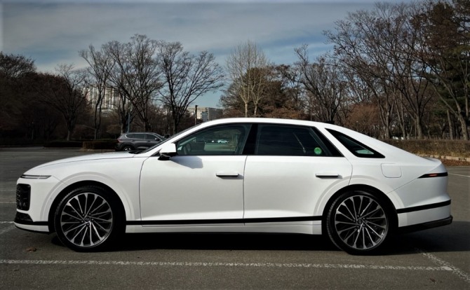 신형 그랜저. 측면. 사진=김정희 기자