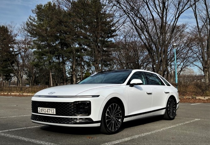 신형 그랜저 정측면. 사진=김정희 기자