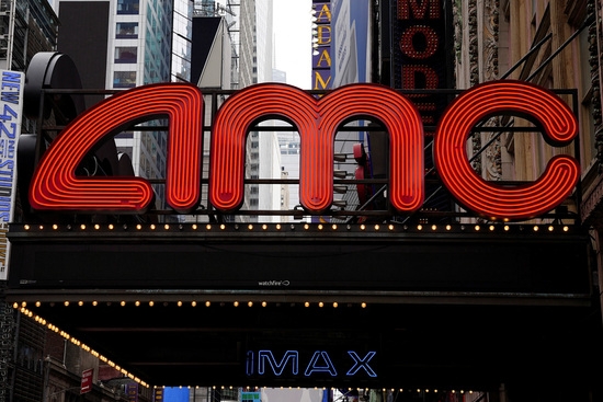 미국 최대 극장 체인 AMC의 주가가 올 들어 25% 폭락했다.   사진=로이터