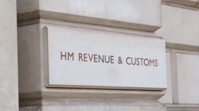 영국이 새해 첫날인 1일부터 현지 투자 관리자나 중개인을 통해 암호화폐를 구매하는 외국인 투자자에 대해 세금 면제를 시행하고 있다. 사진은 영국 정부 세무 법인 HM 세관. 사진=HMRC 홈페이지