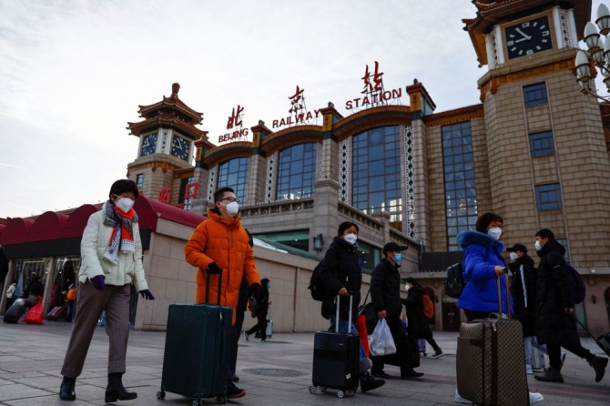중국 설날 연휴 전 고향으로 돌아가고 있는 주민들의 모습. 사진=로이터