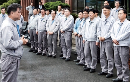 2010년 8월 12일 현대중공업에서 33년간 근무한 권오갑 사장이 취임 후 첫 공식 일정으로 대산본사를 찾았다. 사진=현대오일뱅크