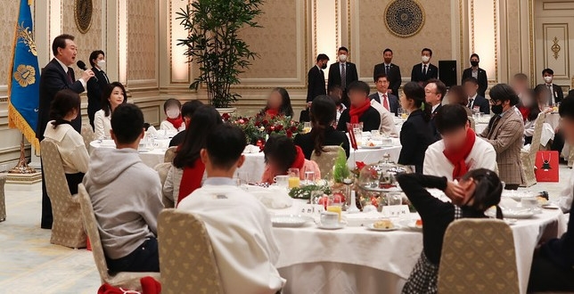 윤석열 대통령이 지난달 23일 청와대 영빈관에서 열린 보호아동·자립준비청년과 함께하는 크리스마스 행사에서 발언하고 있다. 자료사진=대통령실 제공