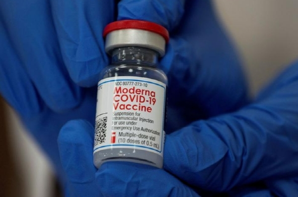 미국 식품의약국(FDA)은 27일 자문단 회의에서 기존 코로나 백신 대신 오미크론 대응 2가 백신을 접종할 것을 권고했다. 사진=로이터