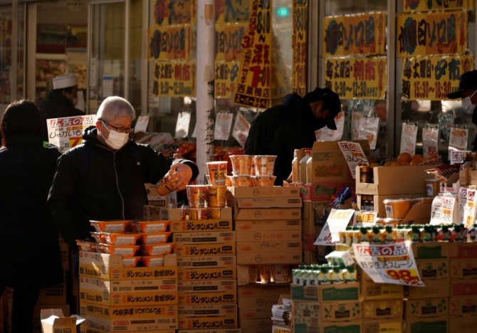 일본의 도쿄 근원 소비자물가지수는 4.3% 올라 42년 만에 최대 상승 폭을 기록했다. 사진=로이터