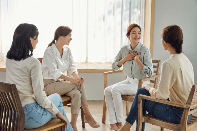 한국의 수직적 문화가 수평적 문화로 점차 바뀌고 있다. 수평적 문화에서는 나이보다 능력이 우선시된다. 자료=글로벌이코노믹