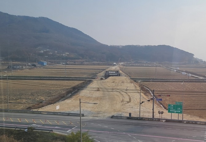 4-1구간 교동대교에서 창후리 선착장 2km 공사, 10분 내 도달 할 수 있다. 오는 11월 준공을 앞두고 막바지 공사를 진행하고 있다. (사진=강화군)