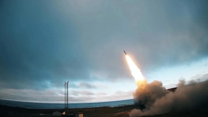 미국이 우크라이나에 사거리 151km 장거리 로켓포를 제공할 예정이다. 사진=로이터