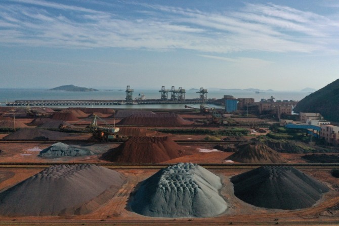 중국의 철강 수요회복이 더뎌지면서 5월 인도분 철광석 가격이 약세를 보였다. 사진=로이터