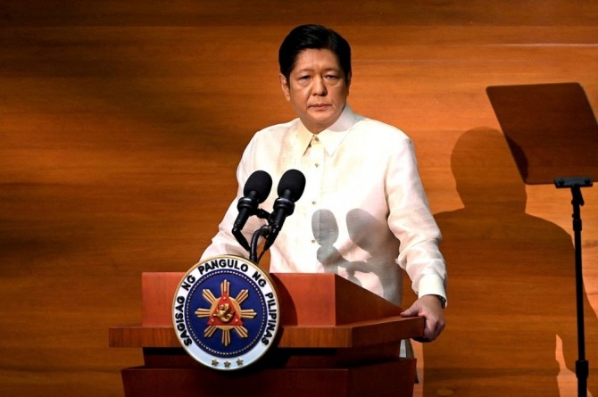 필리핀이 금리 인상을 단행했다. 사진은 마르코스 필리핀 대통령.