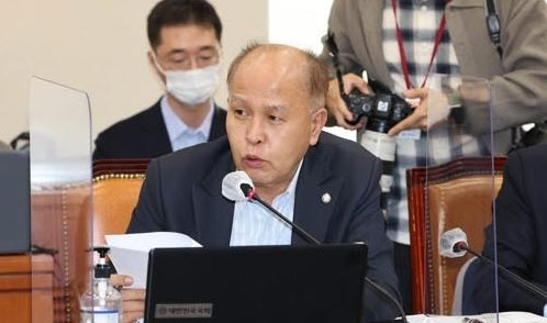 이용우 국회정무위 더불어민주당 의원        사진=연합뉴스