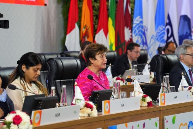 크리스탈리나 게오르기에바 국제통화기금(IMF) 총재(가운데)가 24일 (현지시간) 인도 벵갈루루에서 열린 주요 20개국(G20) 재무장관 중앙은행 총재 회의에 참석해 발언하고 있다. 사진=로이터