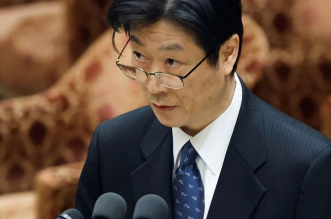 우치다 신이치 일본은행 부총재 후보가 중의원 청문회에서 발언하고 있다. 사진=로이터