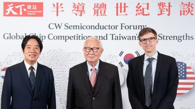 라이칭더 대만 부총통(왼쪽), 장중머우 TSMC 창업자와 ‘칩워(Chip War)’의 저자 크리스 밀러. 사진=닛케이아시아