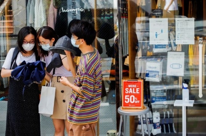 일본 기업들이 정부의 요청에 따라 직원 임금 인상에 적극 나서고 있다. 사진=로이터