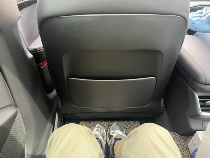 그랜저 뒷좌석 공간. 사진=-김정희 기자