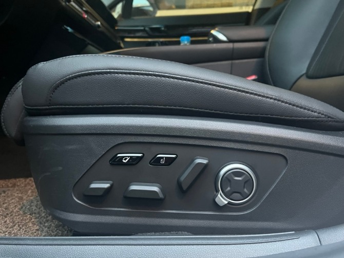 그랜저 운전석 시트 모습. 사진=김정희 기자