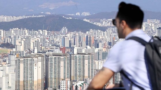 26일 서울 남산에서 바라본 시내 아파트 모습. 사진=연합뉴스