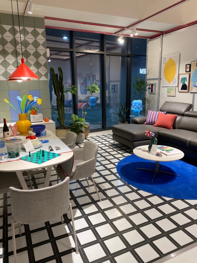 지하 1층의 패턴의 블루스 테마의 공간. 사진=송수연 기자