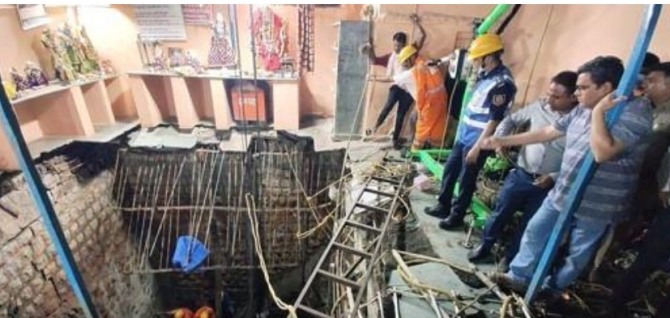 인도의 힌두교 사원 바닥이 붕괴되는 사고가 발생했다. 사진=연합뉴스