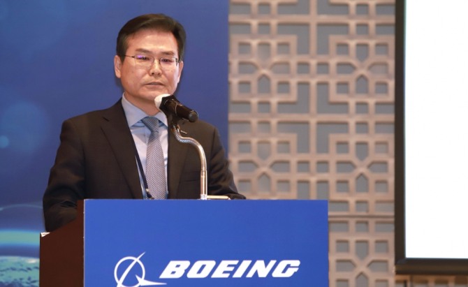 KOTRA는 ‘보잉 항공우주산업 포럼 2023’을 개최한다. 이날 포럼에서 정외영 KOTRA 혁신성장본부장이 환영사를 하고 있다. 사진=KOTRA 
