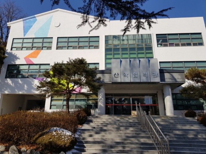 경북도립대학교 창업보육센터 전경 