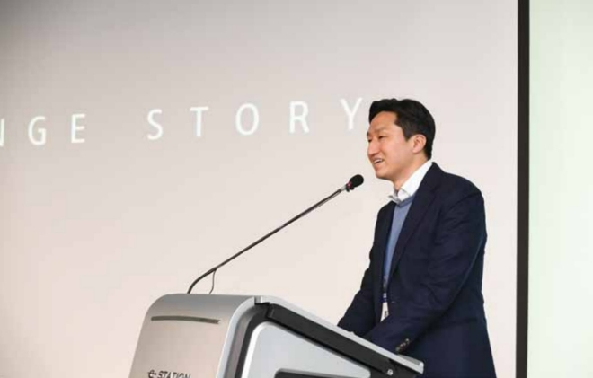 정기선 HD현대 사장이 지난 2월 10일 경기도 판교 HD현대 GRC에서 개최한 '탑팀 워크숍'에서 새로운 조직문화 구축 방안에 대해 연설하고 있가. 사진=HD현대
