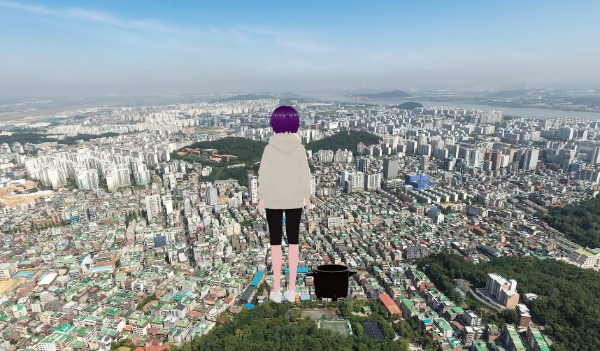 강서구 버추얼 유튜버 '새로미'가 철밥통과 함께 서울 시내를 바라보고 있다. 사진=i강서TV
