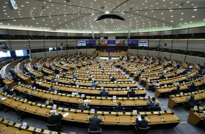 벨기에 브뤼셀 소재 유럽의회 의사당에서 본회의가 열리고 있는 모습. 사진=로이터