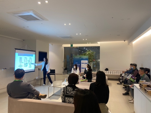 대웅 에스테틱 원데이 마스터 클래스를 진행하는 모습. 사진=대웅제약