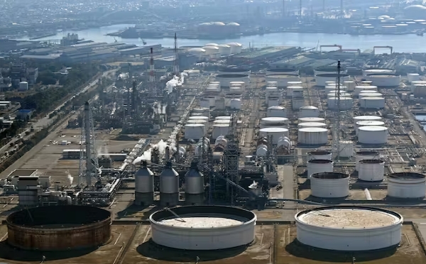 코스모석유의 사카이 정유소 모습. 사진=코스모석유 사이트 캡처