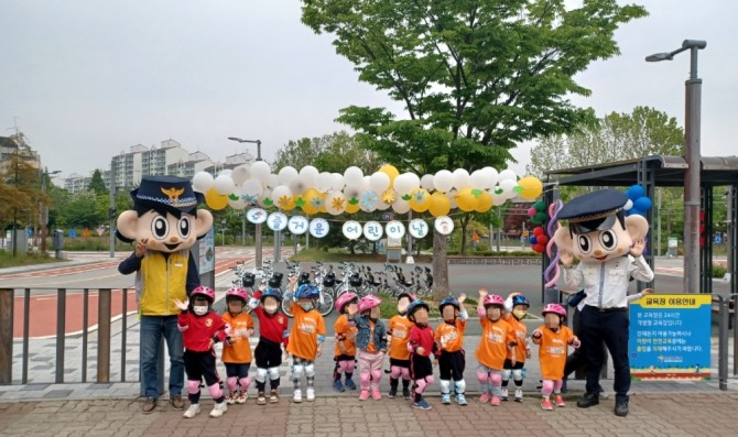 안산도시공사가 교통사고 예방과 교통안전 확산을 위해 운영 중인 교통안전체험교육장이 코로나19 엔데믹 전환에 맞춰 교통안전에 교육을 하고 있다. 사진=안산도시공사