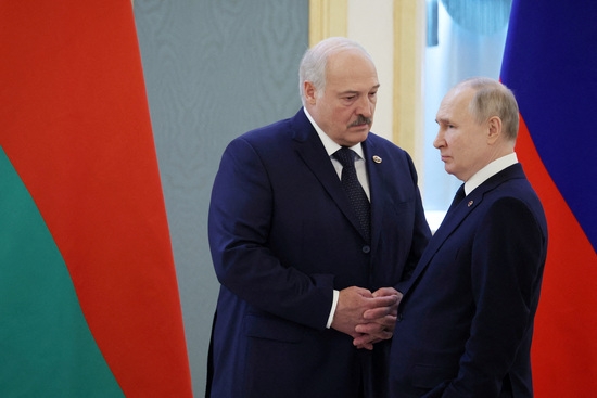블라디미르 푸틴 러시아 대통령(오른쪽)과 알렉산드로 루카셴코 벨로루시 대통령. 사진=로이터