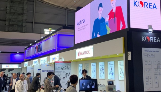 KOTRA는 한국기계산업진흥회와 공동으로 지난달 17일(현지시간)부터 5일간 개최된 ‘독일 하노버 산업 박람회에서 한국관을 운영했다. 사진은 한국관 전경 
