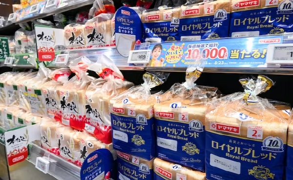 일본 슈퍼내 식빵을 파는 식품매장 모습. 사진=닛케이 캡처