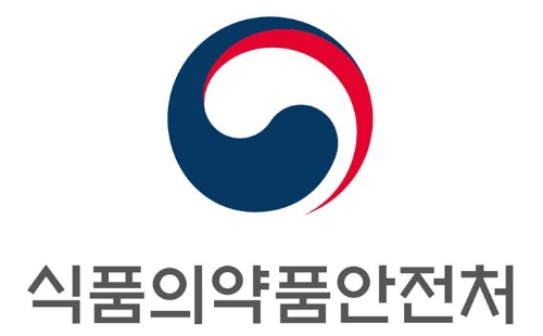 식품의약품안전처는 휴온스바이오파마가 국가출하승인을 받지 않고 보툴리눔 톡신 제제인 '리즈톡신주 100단위'를 국내에 판매했다며 해당 품목 허가 취소와 행정처분 등의 회수·폐기 절차를 착수했다고 2일 밝혔다. 식품의약품안전처CI. 사진=식품의약품안전처