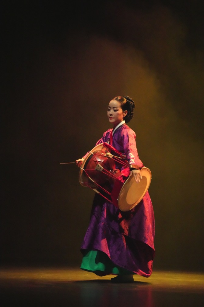 김유미의 산홍(珊紅)