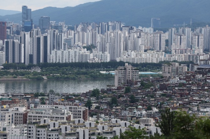 정부의 새로운 공공분양 모델 뉴:홈의 2차 사전청약이 이달 시행 예정이다. 사진=연합뉴스