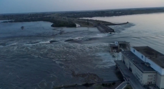 폭파된 우크라이나 남부 헤르손 노바 카호우카 댐. 사진=로이터
