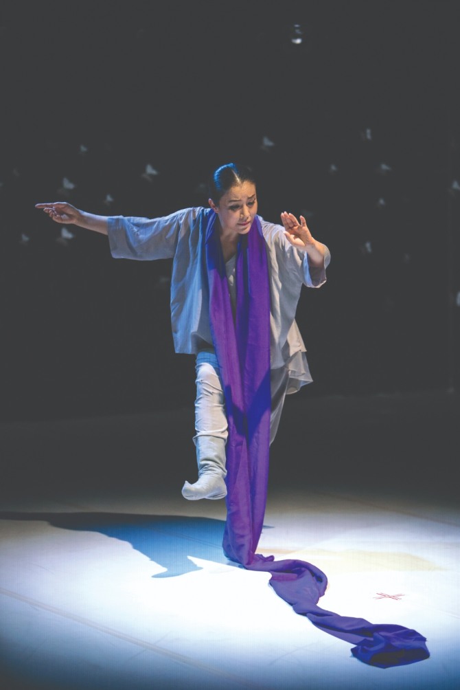 장현수 안무의 '청안'(2017)