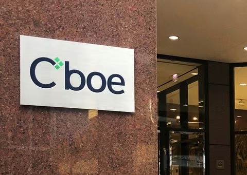 Cboe 거래소가 11일 암호화폐 거래 플랫폼 코인베이스와의 감시-공유 계약을 추가해 피델리티의 펀드를 포함한 3개의 비트코인 현물 상장지수펀드(ETF) 상장 및 거래를 위한 수정 신청서를 제출했다. 사진=로이터