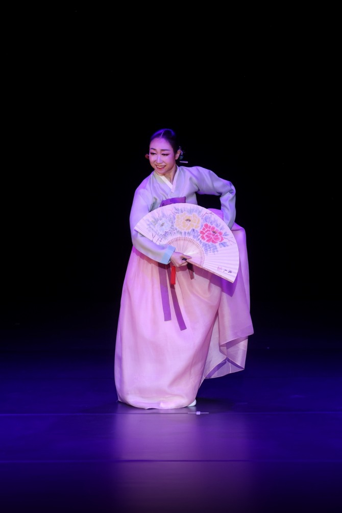 부채입춤(이동숙)