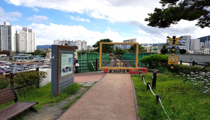 2020년 준공한 창원시 임항선 그린웨이 조성사업 일부 구간