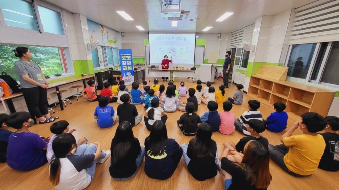 순천시(시장 노관규)는 지난 7월 한국로봇산업진흥원에서 주관한 2023년 사회적약자편익지원 공모사업에 선정되어 로봇공모사업 3관왕을 달성했다. 사진=전남 순천시 제공