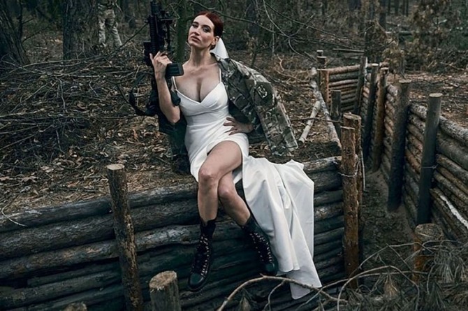 우크라이나 '미녀 저격수' 에브게니야 에머럴드. 사진==@emerald.evgeniya/Instagram