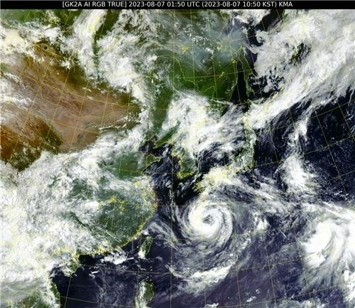 7일 오전 10시 50분 태풍 카눈 등 한반도 주변 위성 영상. (국가기상위성센터 제공). 사진=연합뉴스