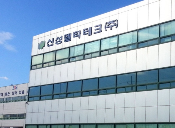 신성델타테크는 4일 회사 주요주주인 일본법인 고목델타화공(高木DELTA化工)과 이 회사 특별관계자가 지분 1.69%(46만5387주)를 장내 매도해 처분했다고 공시했다. 사진=신성델타테크 공장 