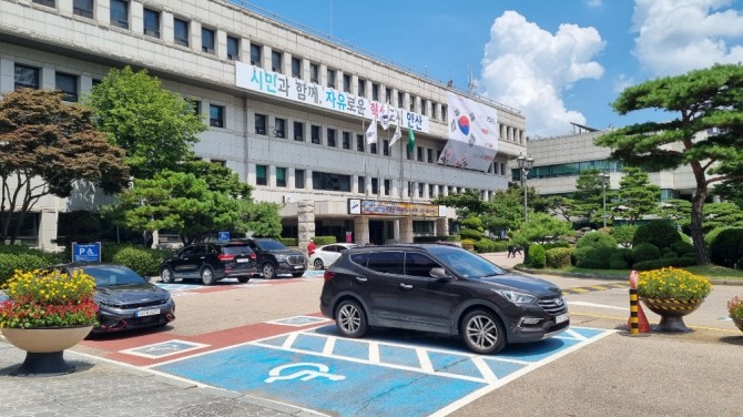 안산시는 오는 10월 개최 예정인 관내 5개 대학 연합축제 공식 명칭을‘안산 유니온 페스티벌’로 확정했다. 사진은 안산시청사 전경. 사진=이관희 기자